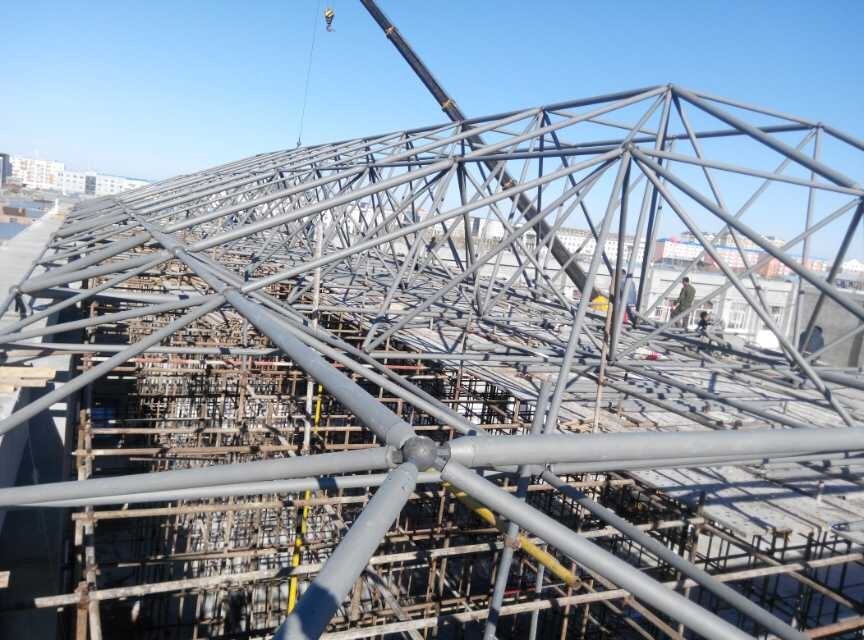北碚商贸城屋顶网架工程
